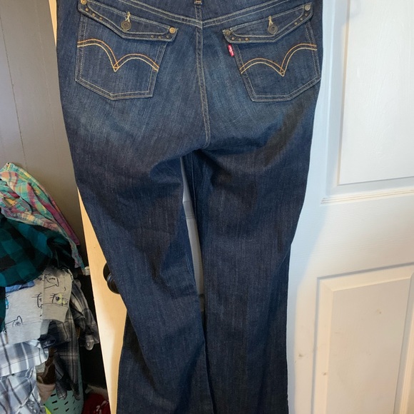 Levi’s Boot Cut Jeans - Picture 3 of 6